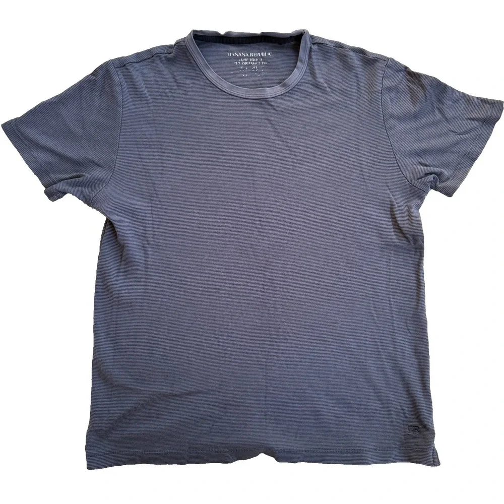 Banana Republic Luxe Touch Performance Tee Men Size M Gray Ribbed Short Sleeve